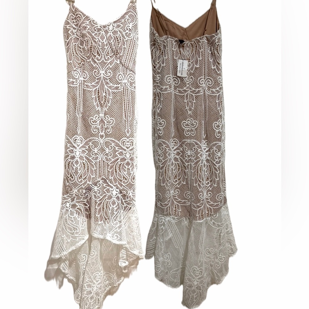 White lace mesh nude lined flared out dress
Windsor high low Sm NEW bridal maxi